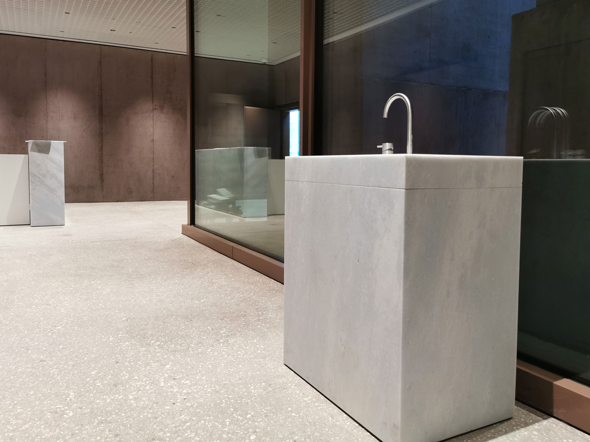 KeraMar AG | Trinkbrunnen aus massivem Marmor Azul Cielo