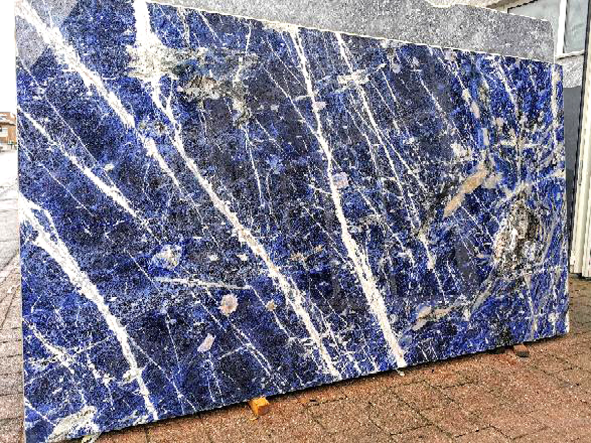 KeraMar AG | Natursteinplatte Marmor Sodalite Azul Bahia
