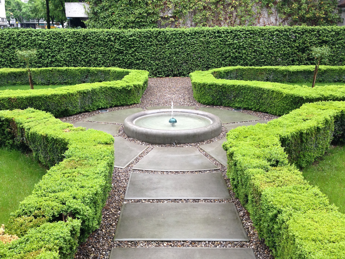 KeraMar AG | Gartenplatten aus Sandstein