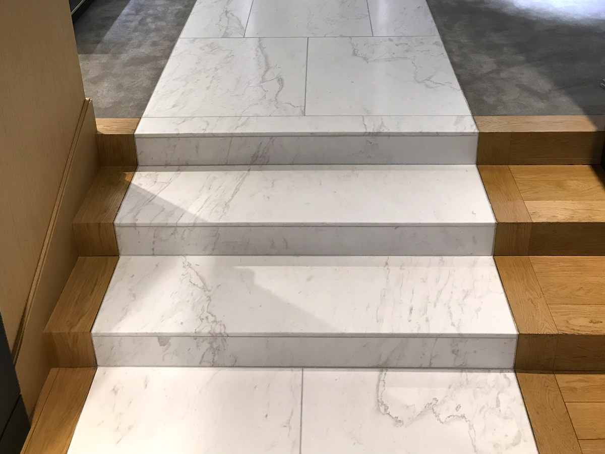 KeraMar AG | Treppe aus Feinsteinzeug